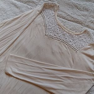 MUST SEE: Lace cream top